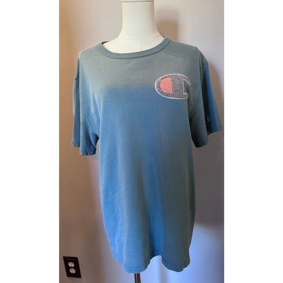 Champion Tee Size Medium Vintage Embroidered Emblem 100% Cotton - Picture 6 of 9